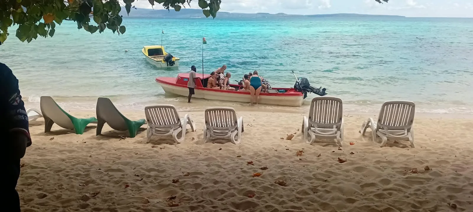 Pele Island Day Tour